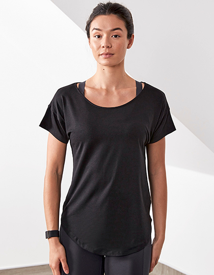 TL527 Scoop Neck T
