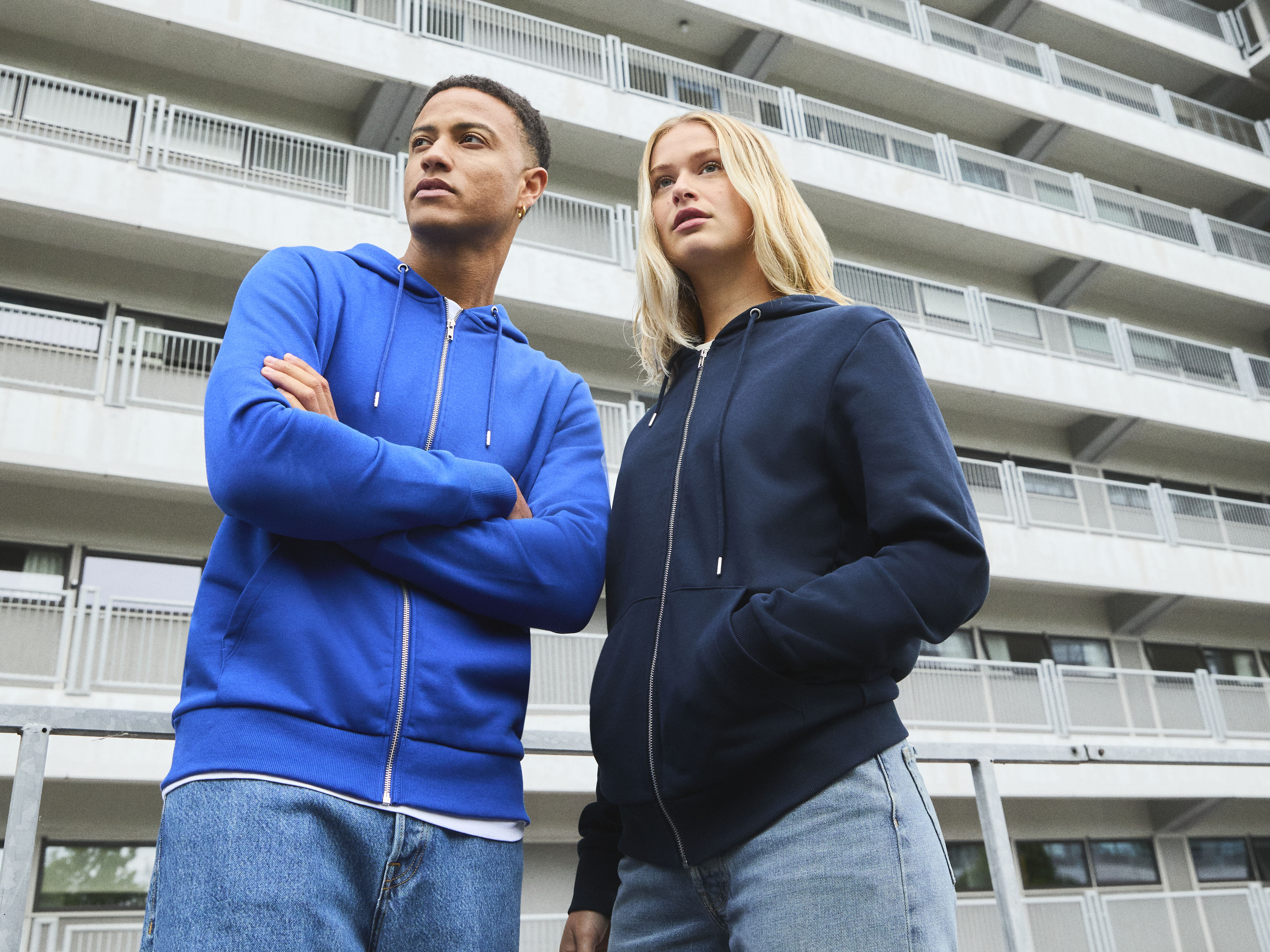 BLK3907 - Day Zip Hooded Sweat